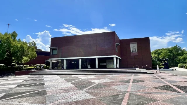 山梨県立美術館